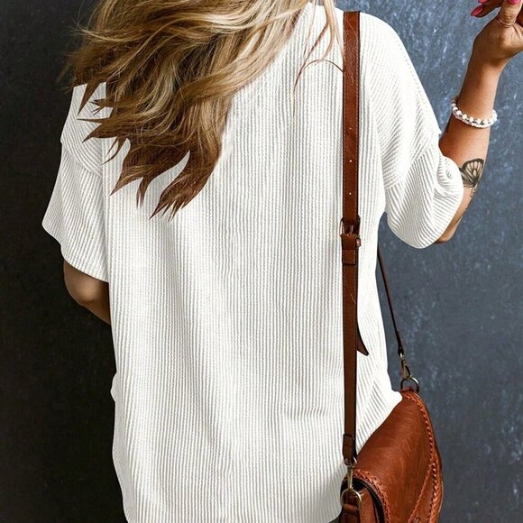 White Casual Women's Twisted Threaded Short-Sleeved T-Shirt - Picture 2 of 6